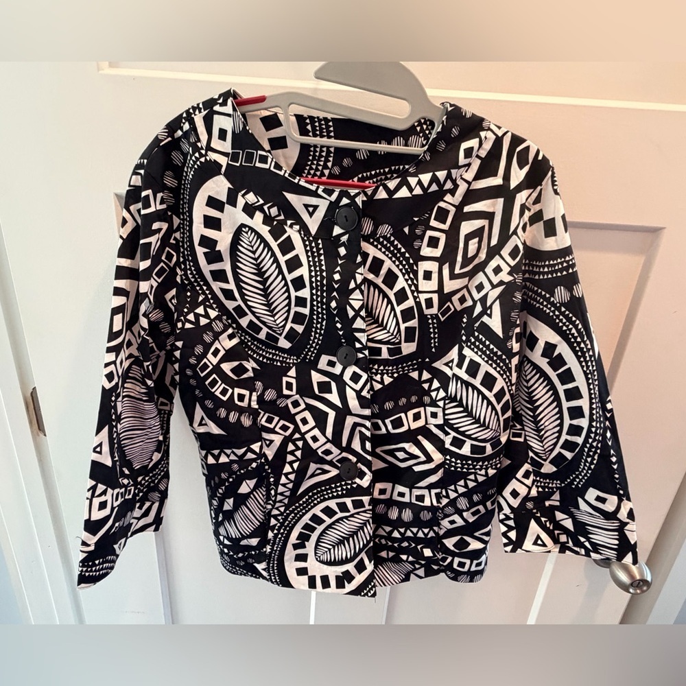 Black White Geometric Print Cropped Jacket Size 8 Button Front Top